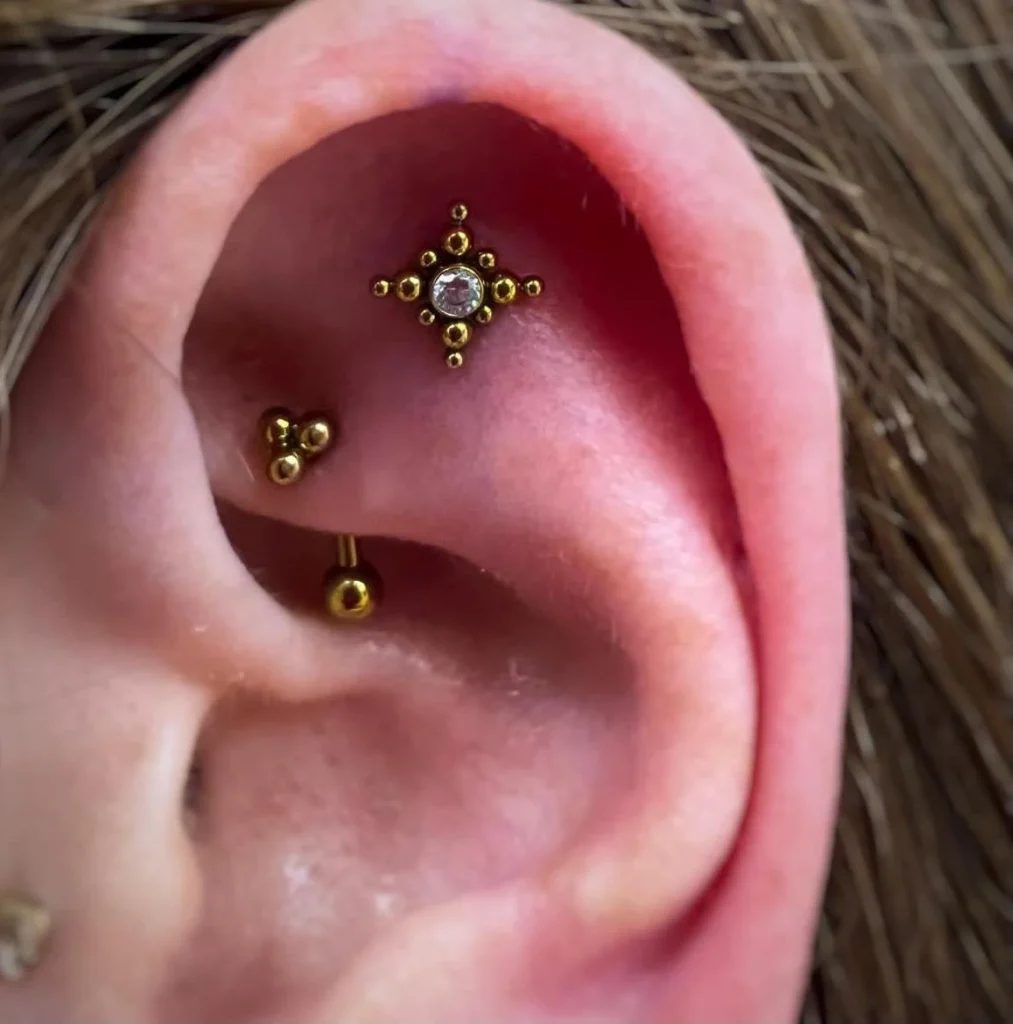 Piercing de ombligo en Valencia con barbell curvo